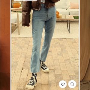 12th Tribe NORAH LIGHT WASH MOM JEANS in size 27. NWT